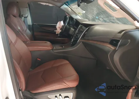 2016 Cadillac Escalade Premium Collection z USA, uszkodzony, nr VIN 1GYS4CKJXGR305767